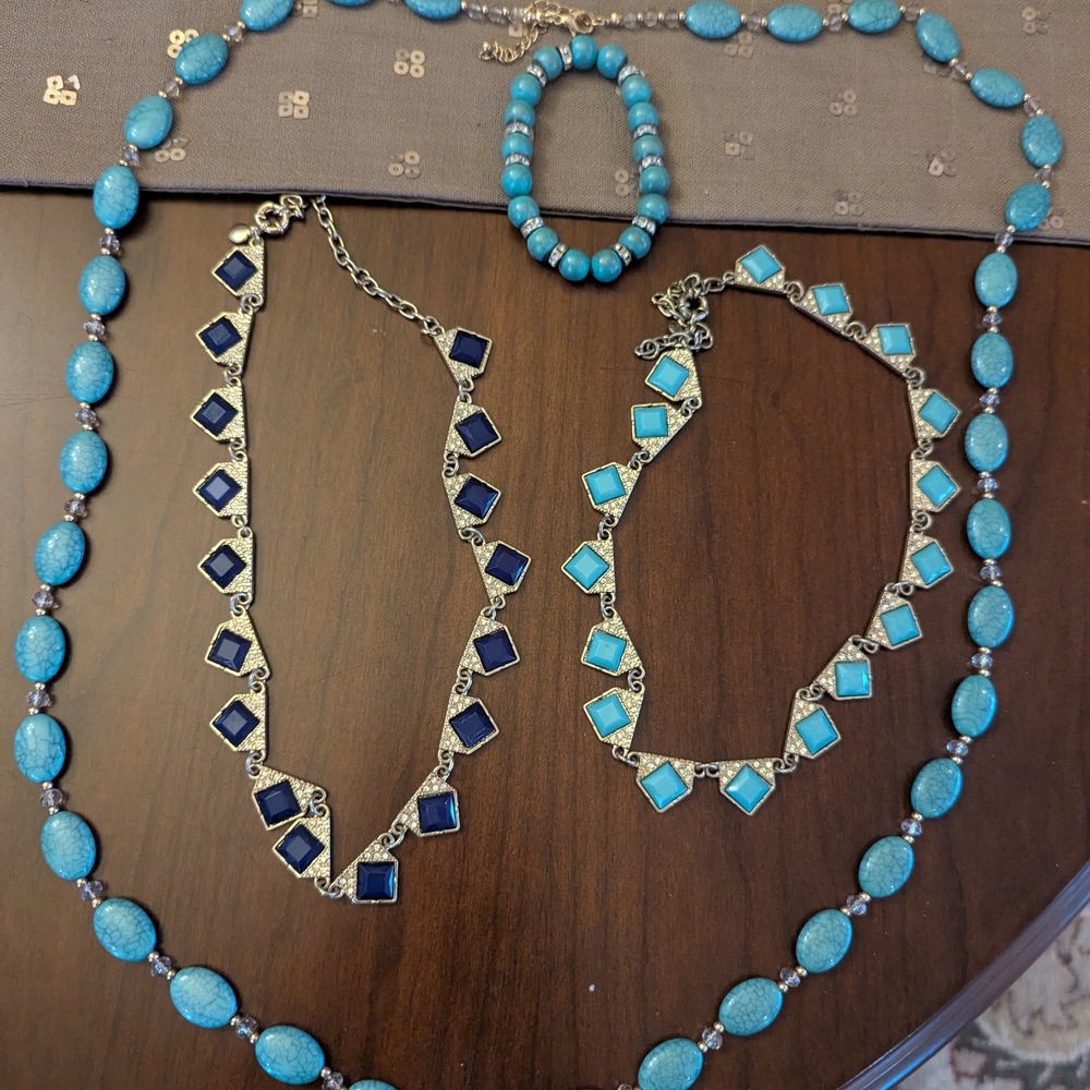 Elegant Blue and Silver Women's Jewelry Set